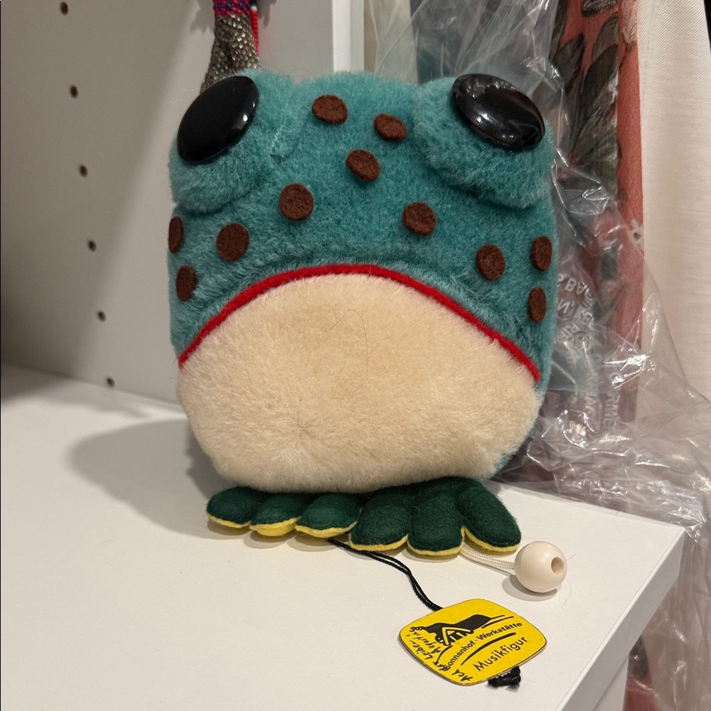 Rare Unique Hand Made in Germany Musical Plush Frog Toy NW Tag